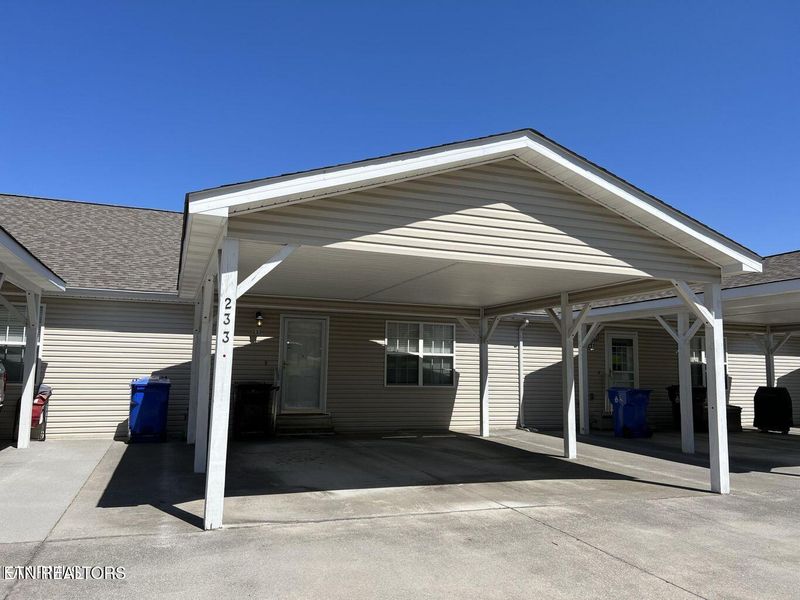233 Olympia Dr, Alcoa, TN 37701