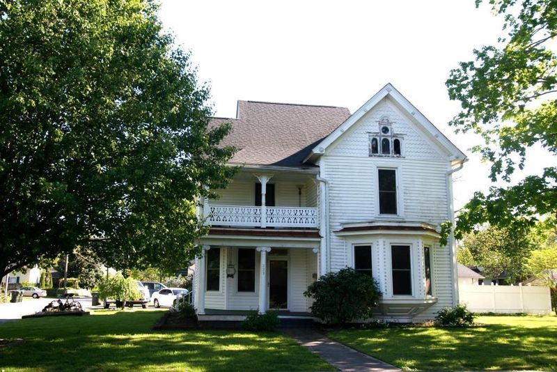 233 Prince St, Sevierville, TN 37862
