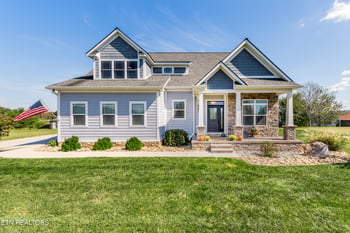233 Serenity Dr, Harriman, TN 37748