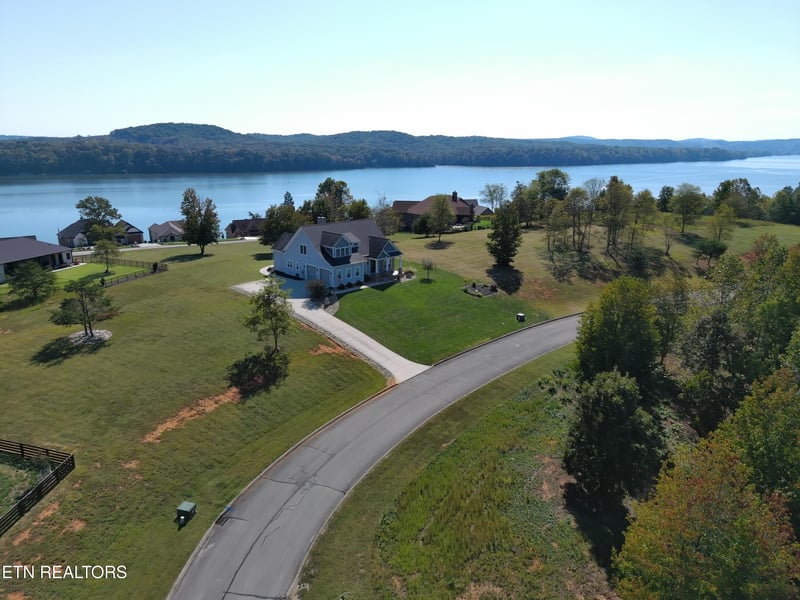 233 Serenity Dr, Harriman, TN 37748
