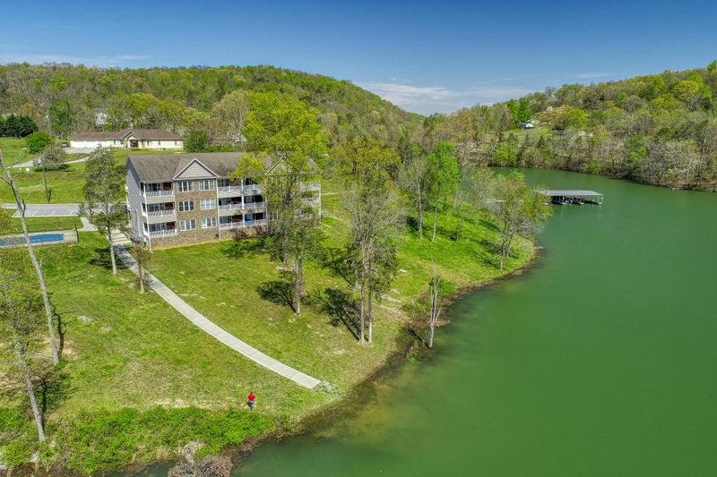 233 Sunset Cove Dr, Maynardville, TN 37807