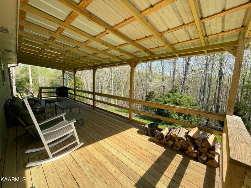 233 Windcrest Ln, Harriman, TN 37748