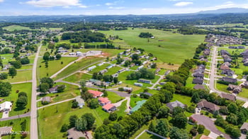 2330 Maxwell Ln, Sevierville, TN 37876