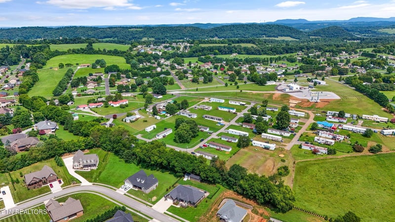 2330 Maxwell Ln, Sevierville, TN 37876