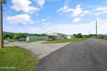 2330 Maxwell Ln, Sevierville, TN 37876