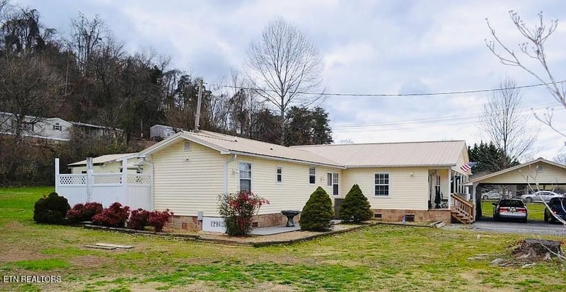 2330 Webb Rd, Sevierville, TN 37876