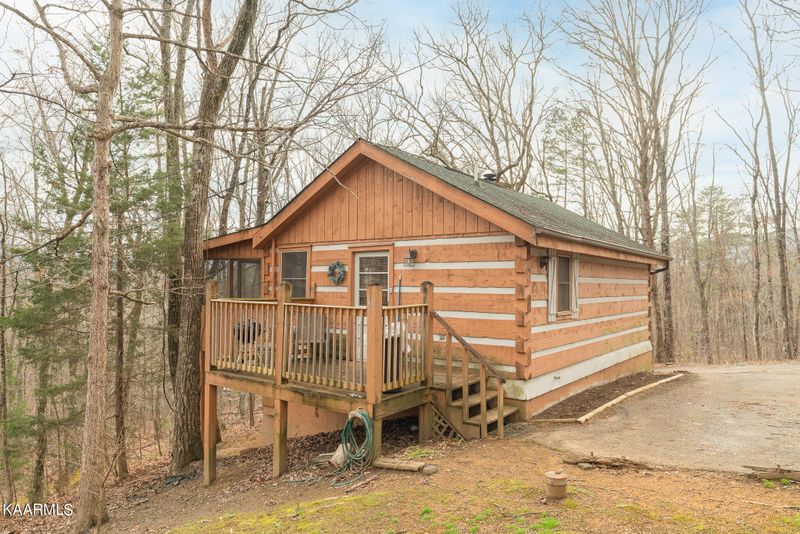 2333 Summer Ln, Sevierville, TN 37876