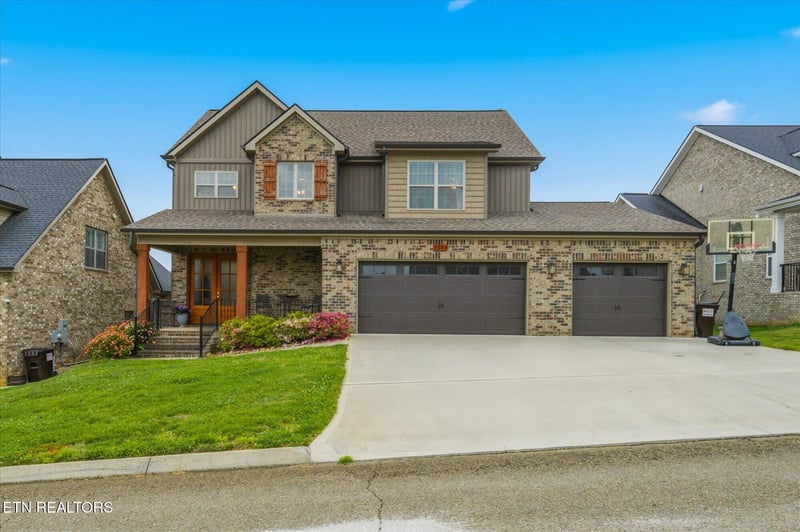 2334 Hickory Crest Ln, Knoxville, TN 37932