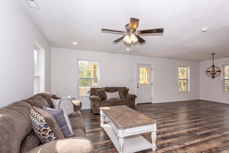 2336 Big River Overlook Dr, Sevierville, TN 37876