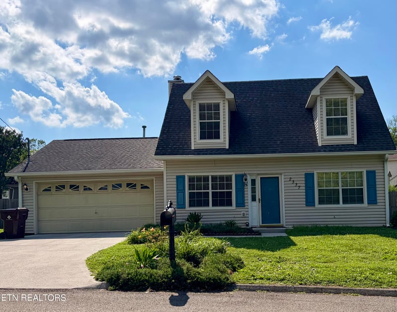 2337 Scanlon Ct, Powell, TN 37849