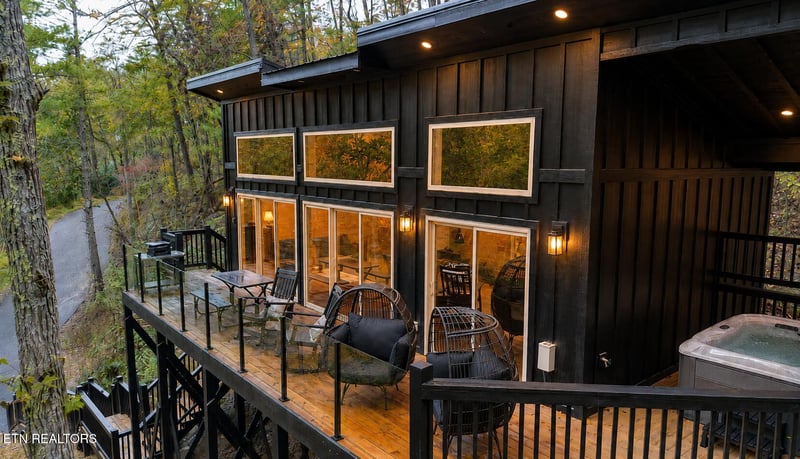 2338 Willow Ln, Sevierville, TN 37862