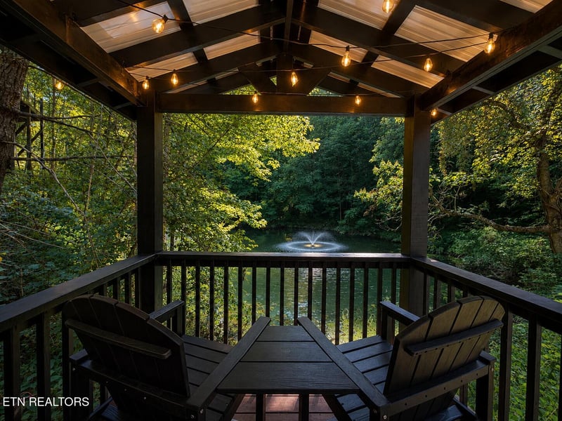 2338 Willow Ln, Sevierville, TN 37862