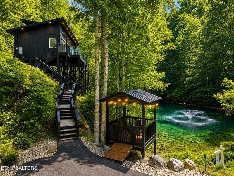 2338 Willow Ln, Sevierville, TN 37862