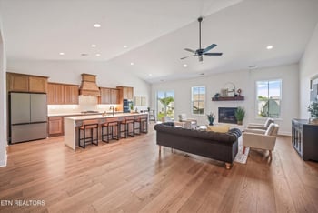 234 Clover Cir, Lenoir City, TN 37772