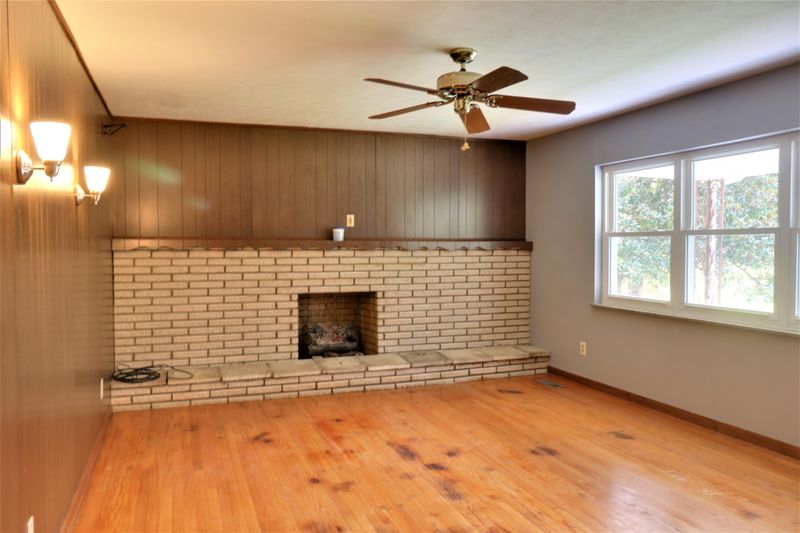 234 Early Dr, Powell, TN 37849