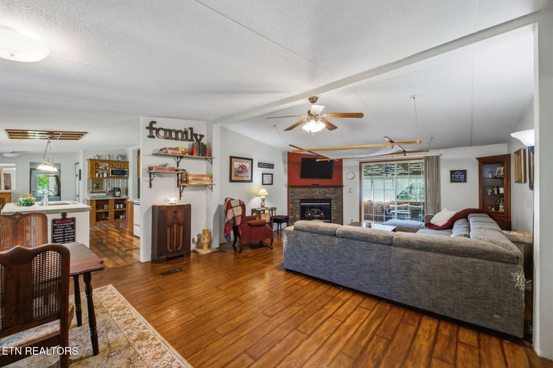 234 Greenbriar Rd, Sweetwater, TN 37874