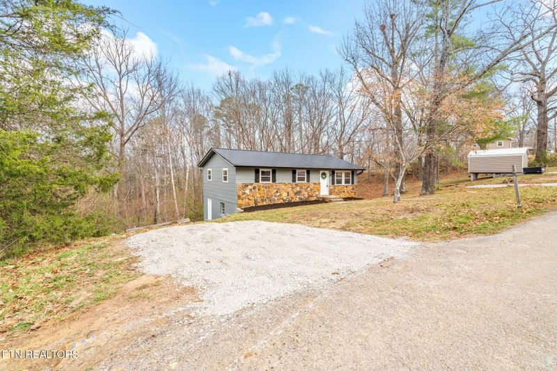 234 Jackson Dr, Harriman, TN 37748