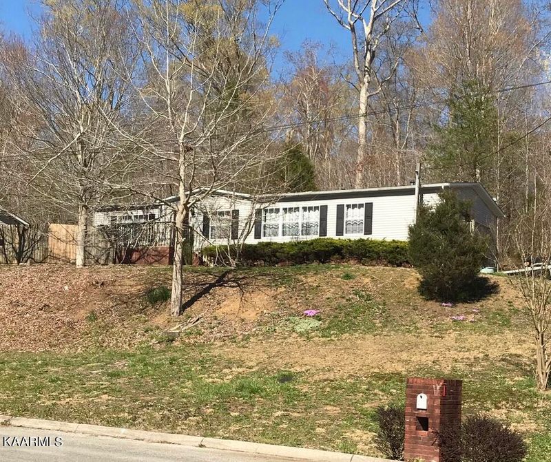 234 Loggers Ln, Clinton, TN 37716