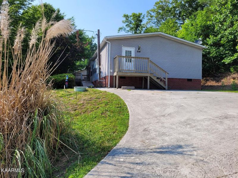 234 Loggers Ln, Clinton, TN 37716