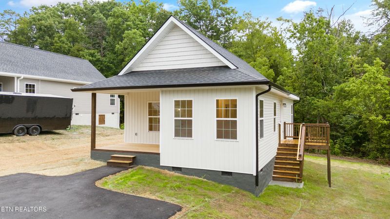 2340 Scenic Mountain Dr, Sevierville, TN 37876