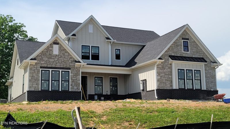 2341 Ridgeline Ct, Morristown, TN 37814