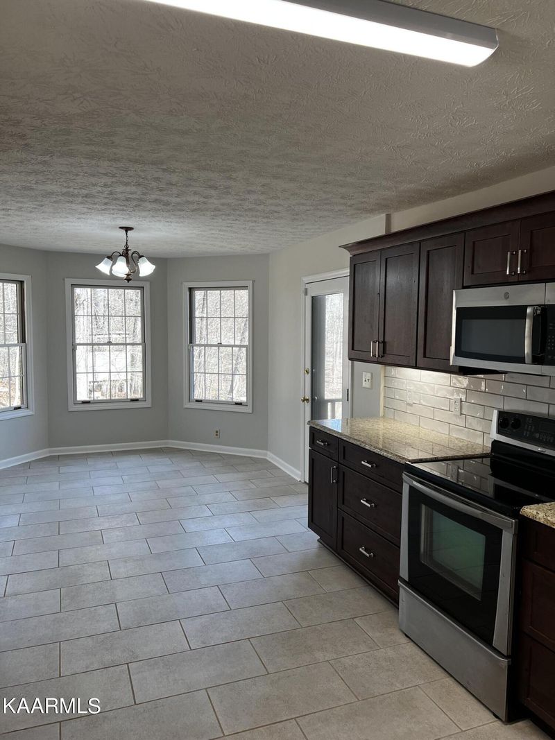 23415 Beals Chapel Rd, Lenoir City, TN 37772