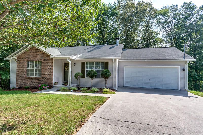 2342 Cripple Oak Ln, Powell, TN 37849