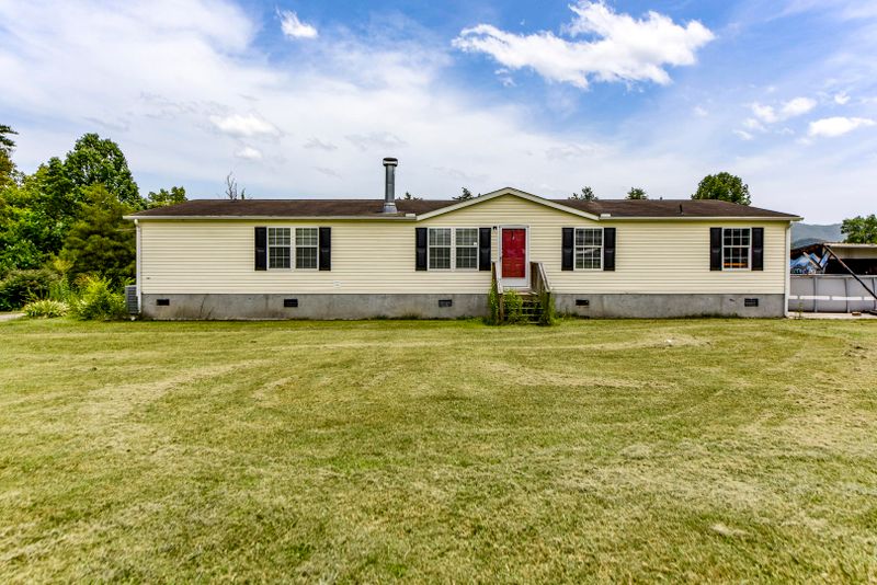 2343 Ellejoy Rd, Walland, TN 37886