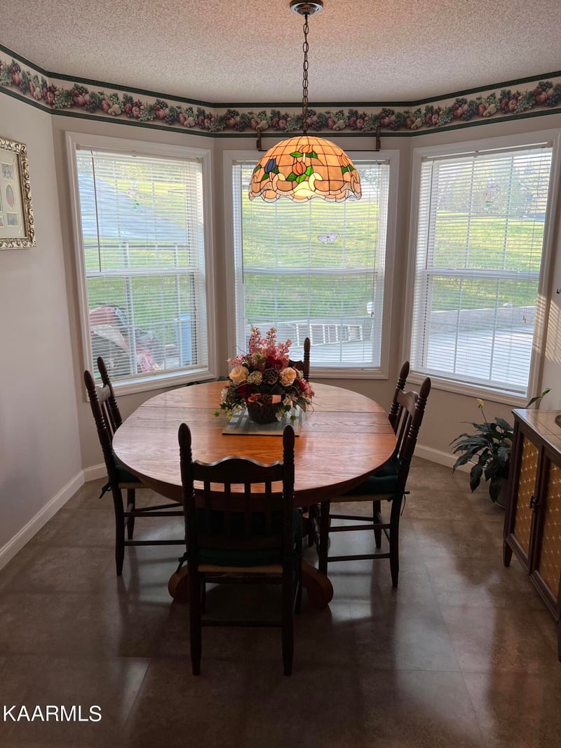 2344 Bear Creek Rd, Oneida, TN 37841