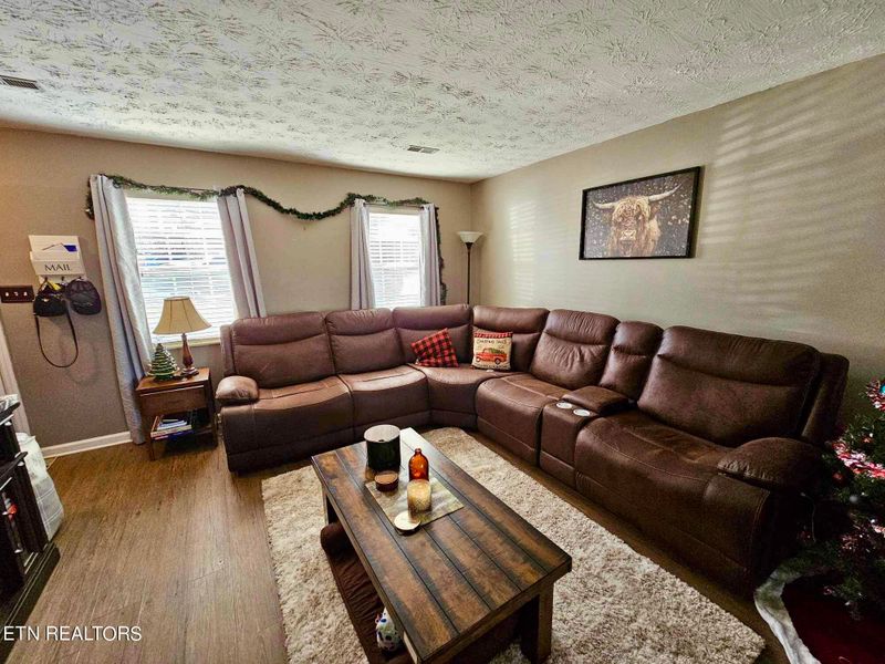 2345 Arkwright Ln, Knoxville, TN 37921