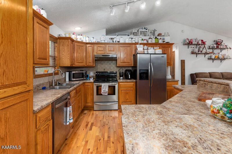 2345 Dave Smith Rd, Kodak, TN 37764