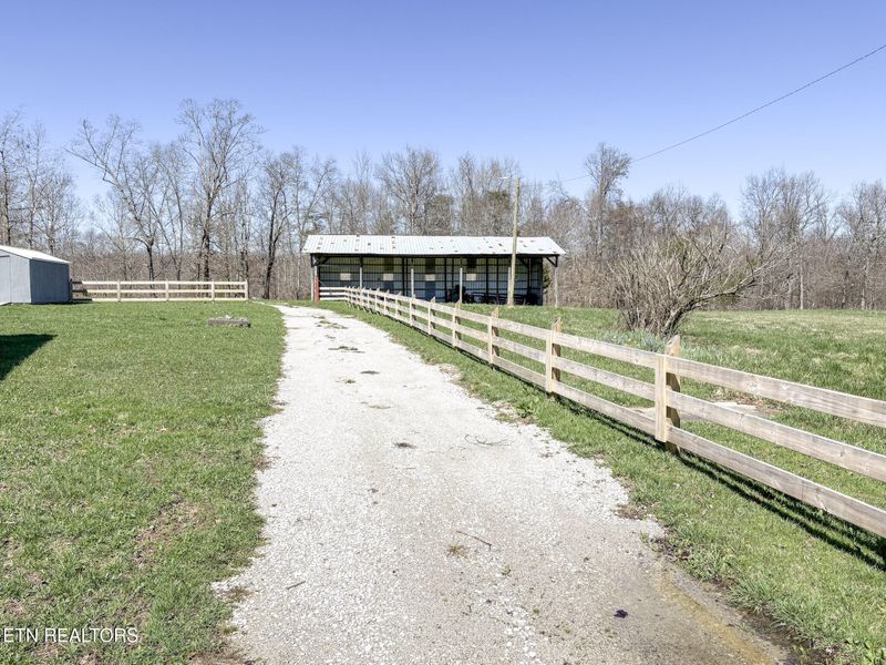 2348 Blaylock Rd, Crossville, TN 38572