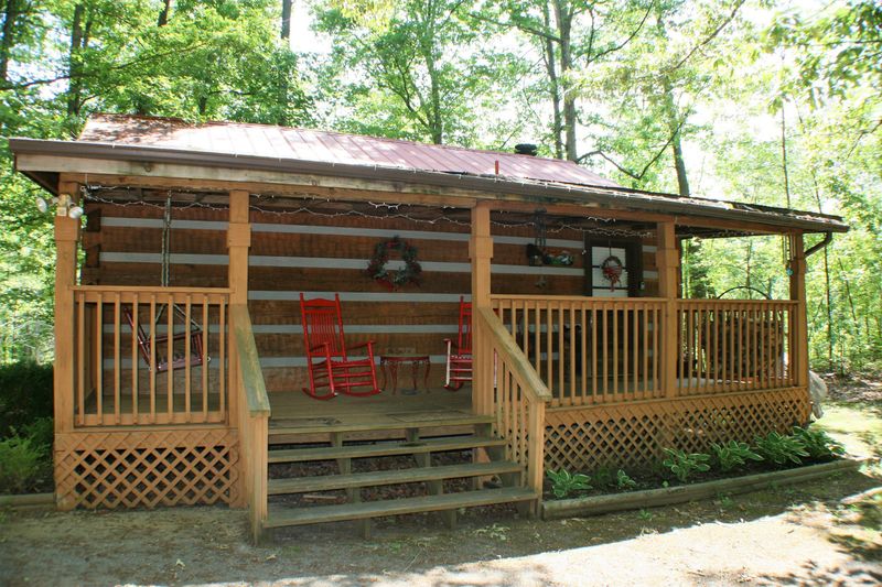 2348 Misty Ln, Sevierville, TN 37876