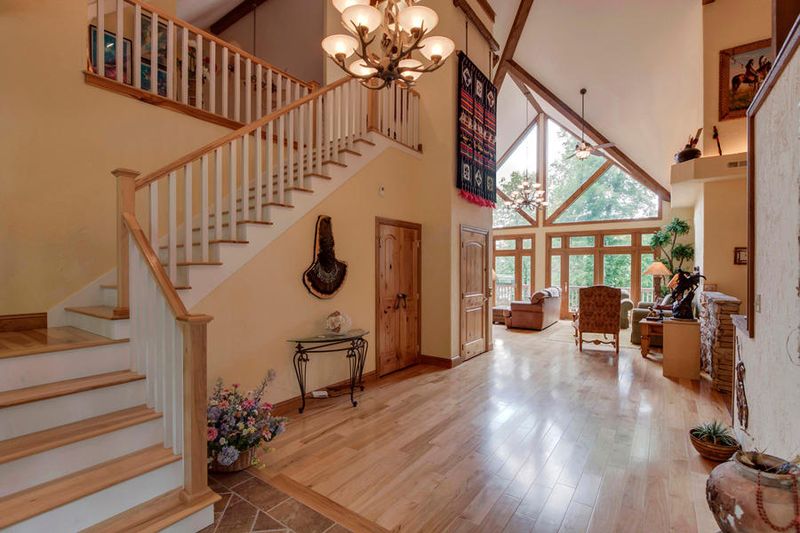 235 Beehive Ln, Sharps Chapel, TN 37866