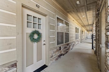 235 Bishops Cap Cir #102, Townsend, TN 37882