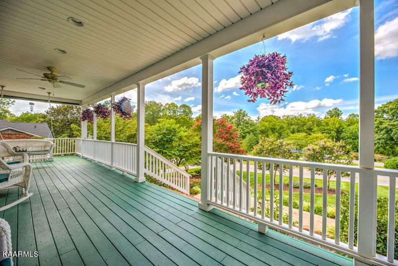 235 Briarcliff Ave, Oak Ridge, TN 37830