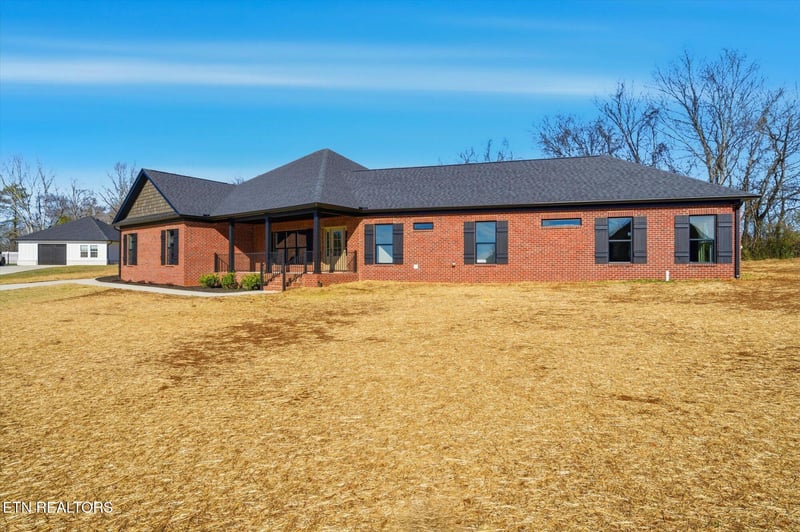 235 Charlie Ln, Maryville, TN 37804