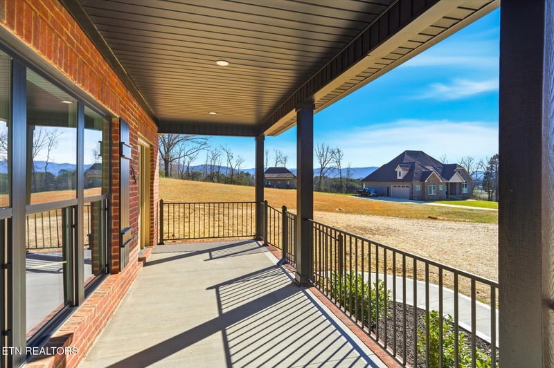 235 Charlie Ln, Maryville, TN 37804
