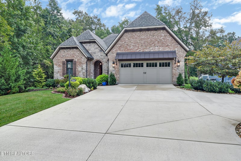 235 Forest Hill Dr, Crossville, TN 38558