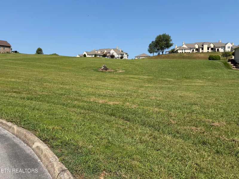 235 Goldfinch Ln, Vonore, TN 37885