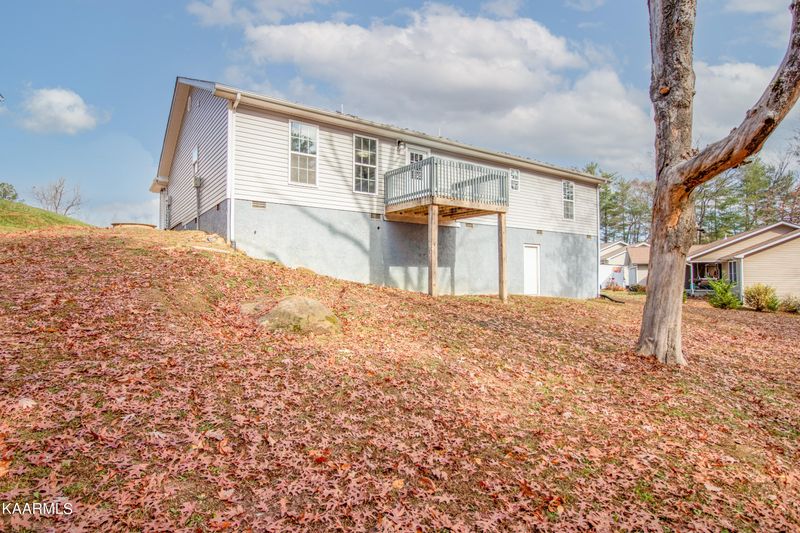 235 Grove Loop, Crossville, TN 38555