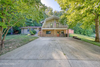 235 Hilltop St, Huntsville, TN 37756