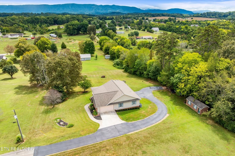 235 John Bouldin Dr, Maryville, TN 37801