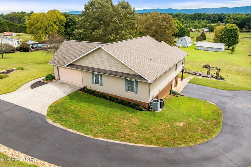 235 John Bouldin Dr, Maryville, TN 37801