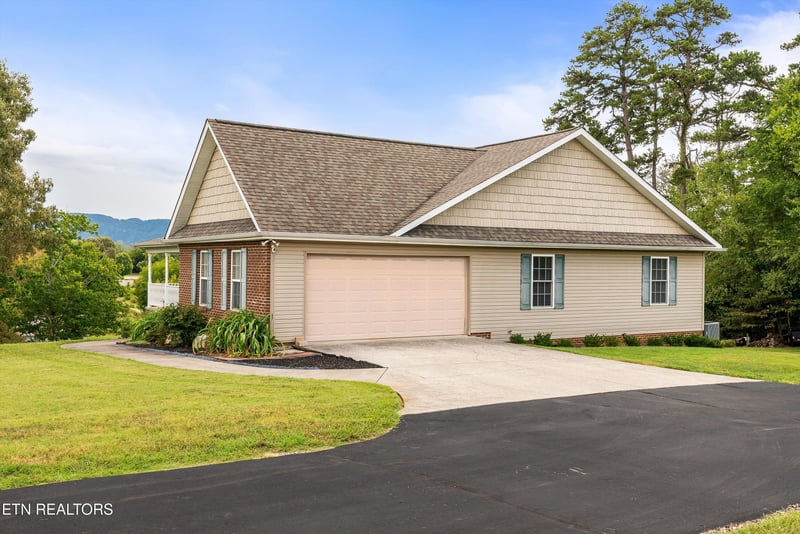 235 John Bouldin Dr, Maryville, TN 37801