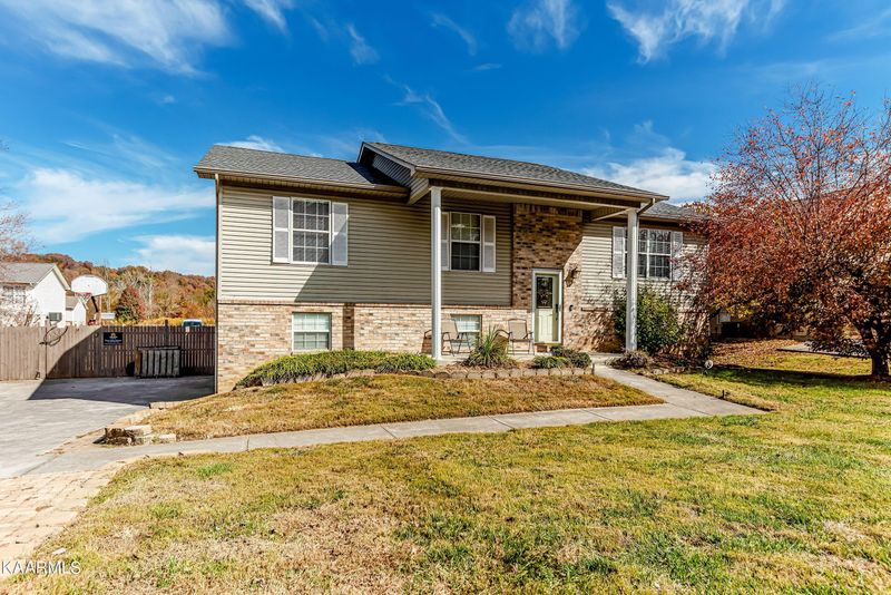 235 River Valley Cir, Sevierville, TN 37862