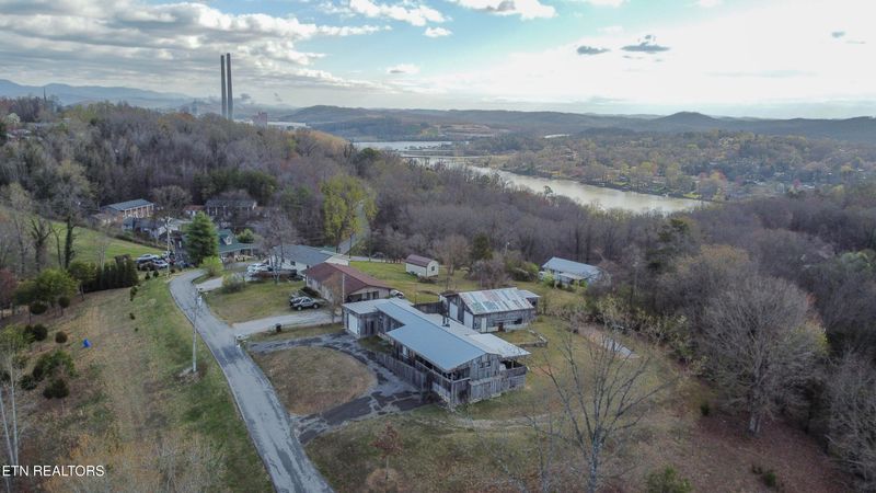 235 Roberts Rd, Kingston, TN 37763
