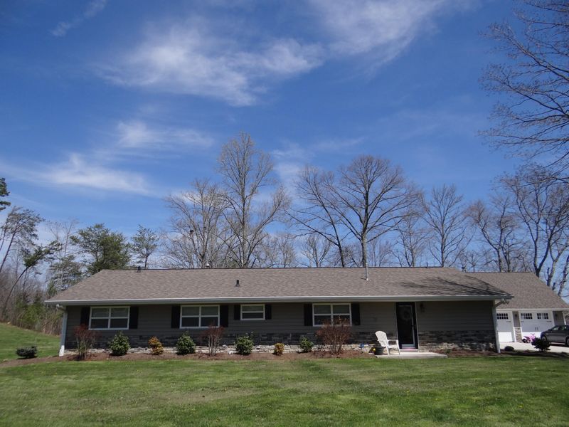 235 Seneca Cir, Oneida, TN 37841