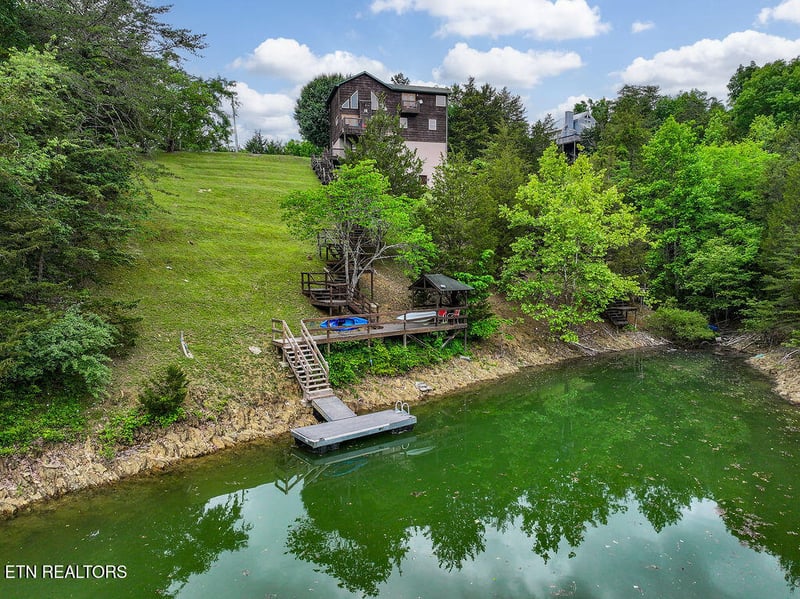 2350 Kerr Rd, Sevierville, TN 37876