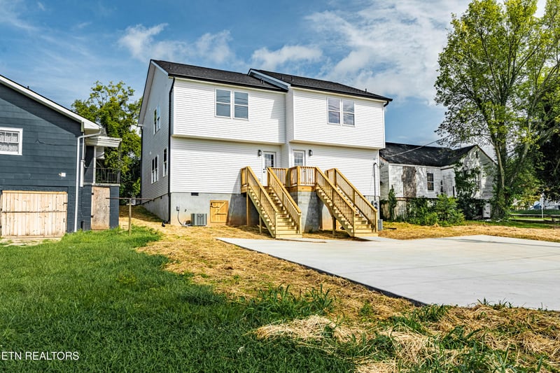2350 Parkview Ave, Knoxville, TN 37917